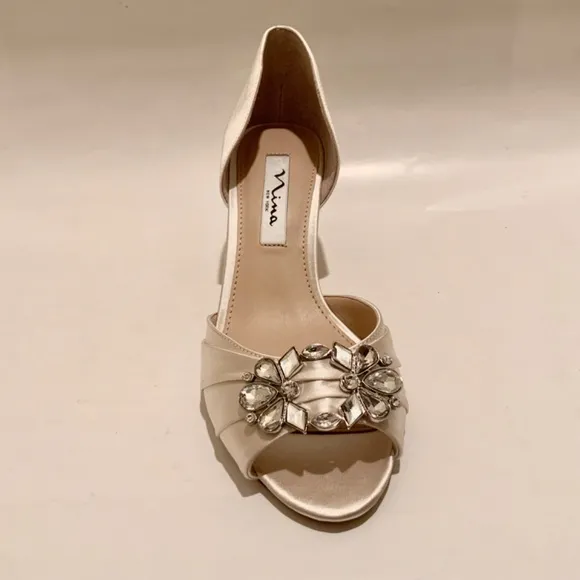 NINA CHARISA IVORY SATIN CRYSTAL Kitten Heel Pumps, Wedding Bridal Dress Shoes 7