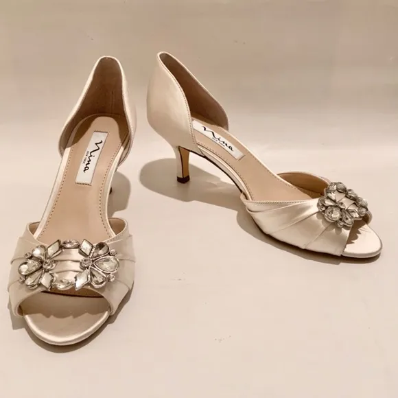 NINA CHARISA IVORY SATIN CRYSTAL Kitten Heel Pumps, Wedding Bridal Dress Shoes 7