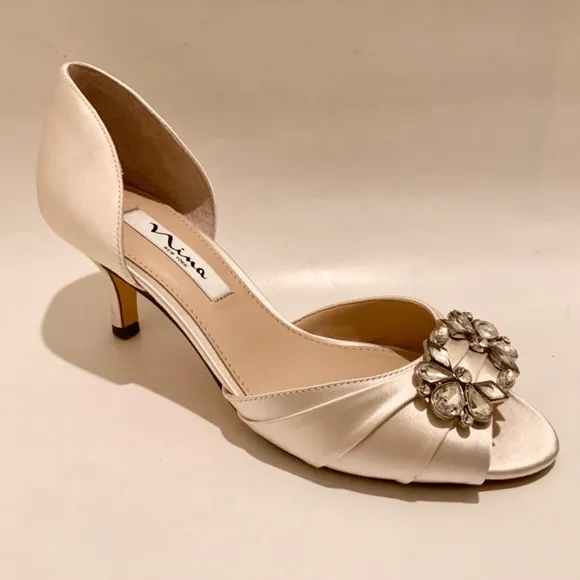 NINA CHARISA IVORY SATIN CRYSTAL Kitten Heel Pumps, Wedding Bridal Dress Shoes 7