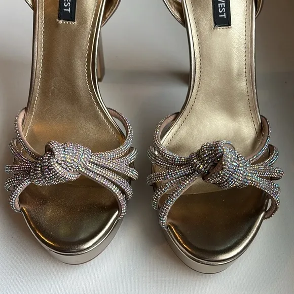 Nine West Wowzz3 Gold Faux Leather Buckle Platform Heels NEW