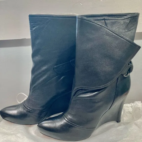 NWB Mea Shadow Women's Demetra Boots , Black Leather, 9.5 M US