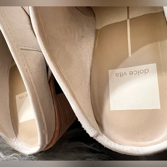 NWOB $140 Dolce Vita Suede Mules -Creme White