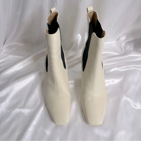 NWOB Women's Sam Edelman Lani Square Toe Ankle Boots in Ivory Size 10