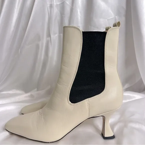 NWOB Women's Sam Edelman Lani Square Toe Ankle Boots in Ivory Size 10