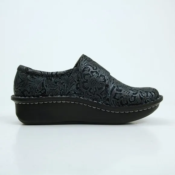 NWOT Alegria Deliah Navy Swish Shoes