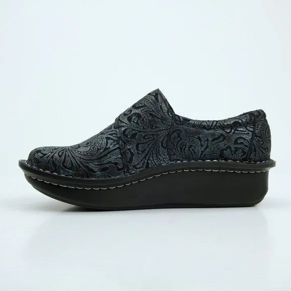 NWOT Alegria Deliah Navy Swish Shoes