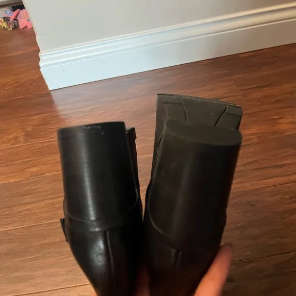 NWOT Baretraps Gaia Women's Black Leather Ankle Boots-Size 6