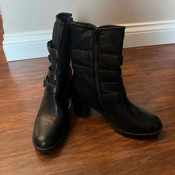 NWOT Baretraps Gaia Women's Black Leather Ankle Boots-Size 6