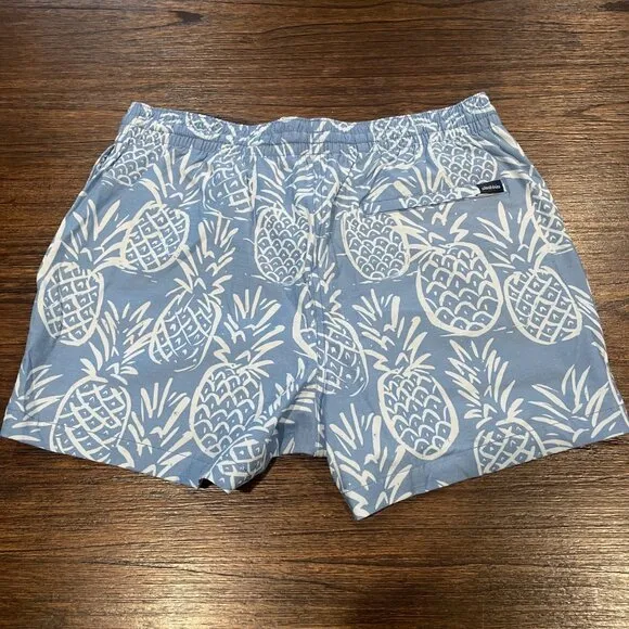 NWOT Chubbies Sz L The Thigh-Napples 4&quot; Lined Classic Swim Trunk Blue Pineapples