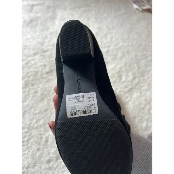 NWOT Clarks Ankle Boots In The Color Black Size 6.5