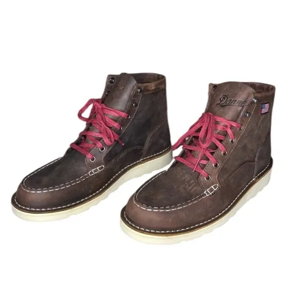 NWOT Danner Bull Run Moc Toe boots