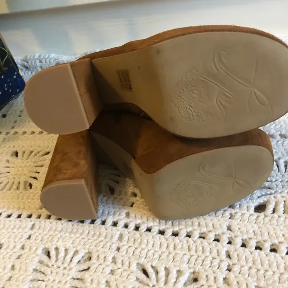 NWOT Free People Kavala Platform Boots. Brown / 7