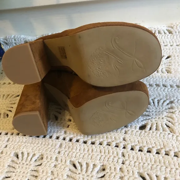 NWOT Free People Kavala Platform Boots. Brown / 7