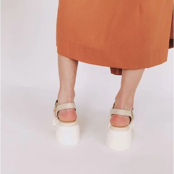 NWOT Milan Mary Jane Platform Pump Shoes Size 37 Beige Cream