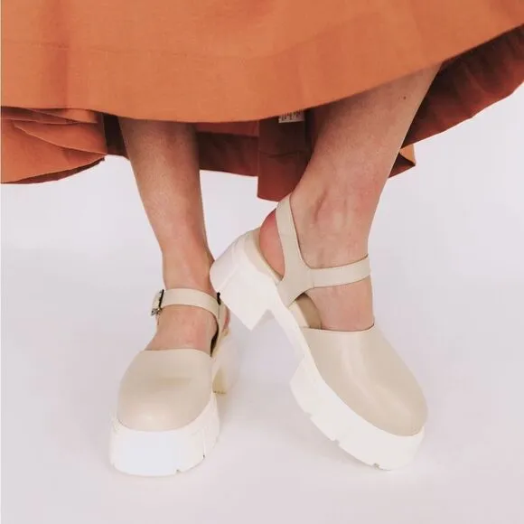 NWOT Milan Mary Jane Platform Pump Shoes Size 37 Beige Cream