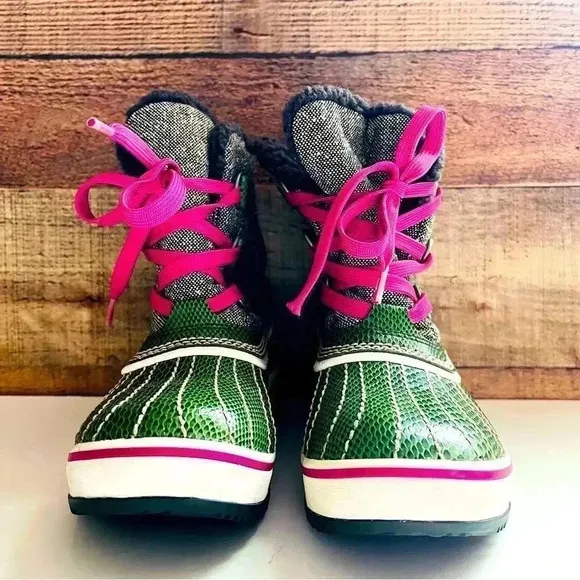 NWOT Sorel Tivoli All Weather Waterproof Boots