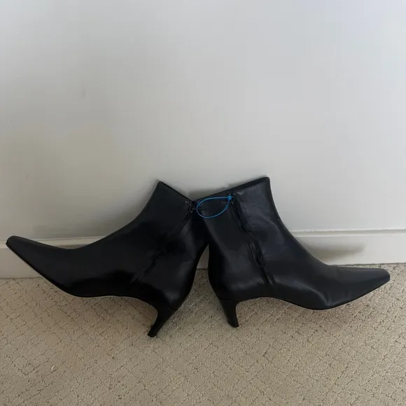 NWOT Staud Wally Black Leather Ankle Boots - size 10/40.5