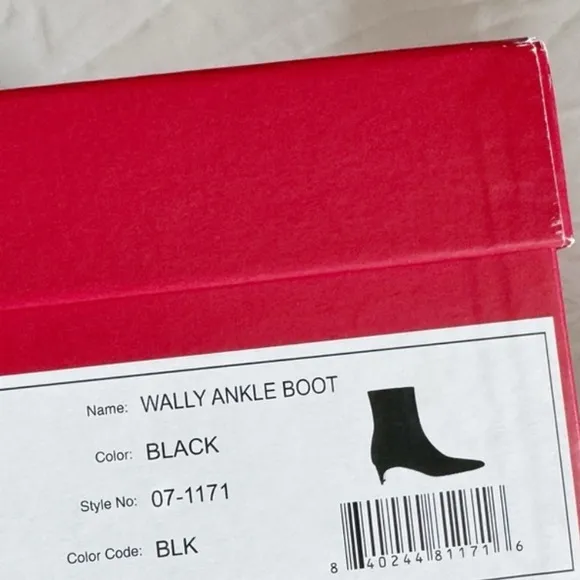 NWOT Staud Wally Black Leather Ankle Boots - size 10/40.5