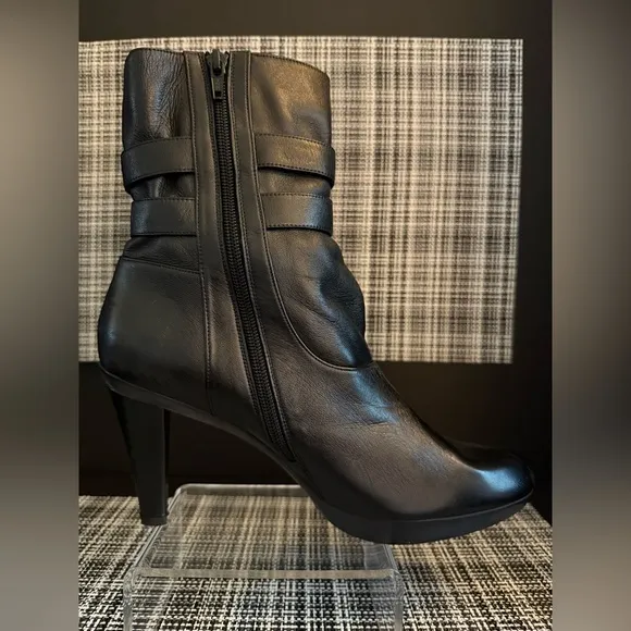NWOT Stuart Weitzman Buckeroo Black Leather Double Buckle Heeled Boots
