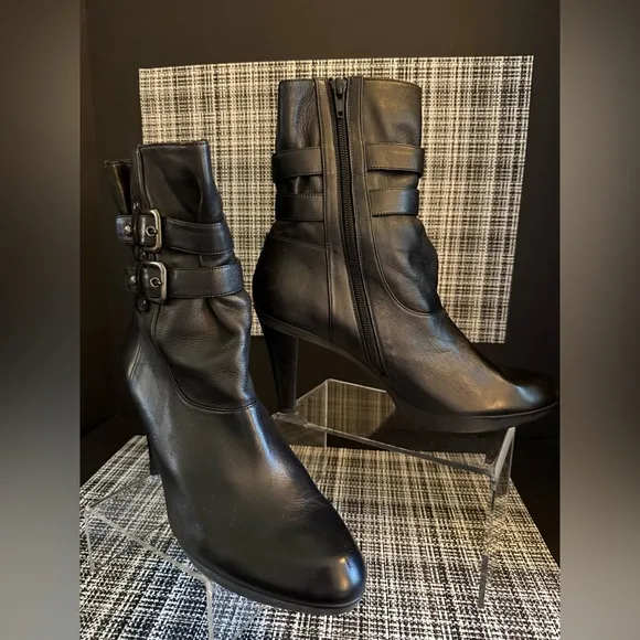 NWOT Stuart Weitzman Buckeroo Black Leather Double Buckle Heeled Boots