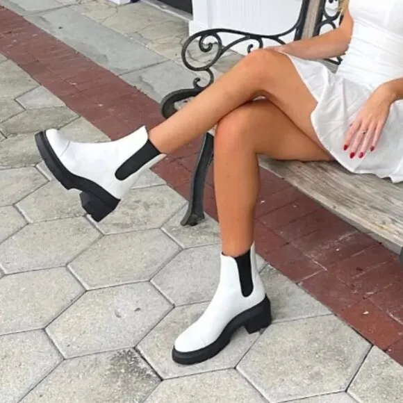 NWOT Stuart Weitzman Norah Lug Sole Chelsea White Leather Ankle Boots Sz. 10
