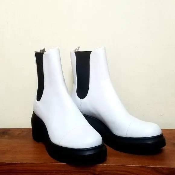NWOT Stuart Weitzman Norah Lug Sole Chelsea White Leather Ankle Boots Sz. 10
