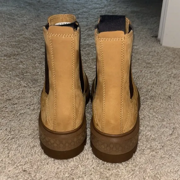 NWOT Timberlands ankle boots