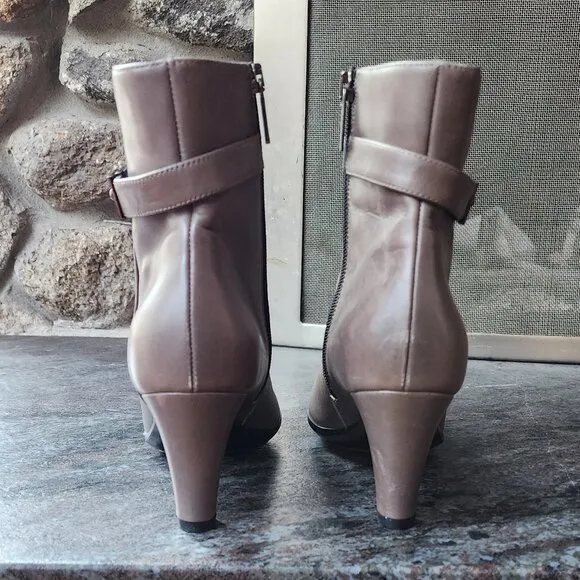 NWT Aquatalia Taupe Leather Ankle Boots Size 7.5