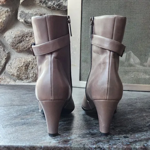 NWT Aquatalia Taupe Leather Ankle Boots Size 7.5