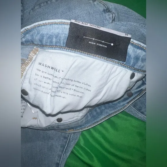 NWT Banana Republic Distressed Light Blue Jeans size 35