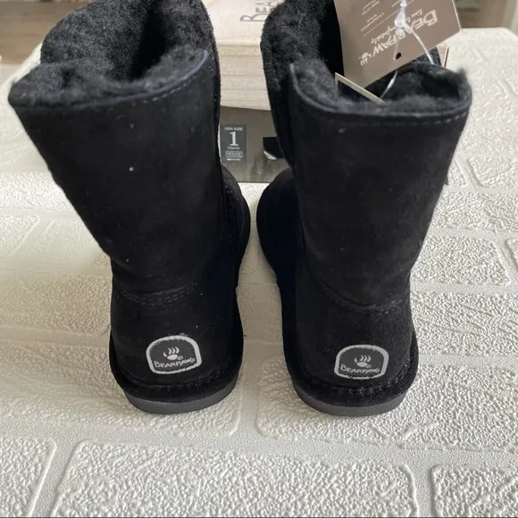 NWT BearPaw 🐻 Cozy Boots