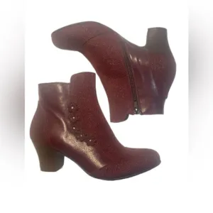 NWT Brako anatomic Burgundy Comfortable suede leather ankle zippered bootie 36