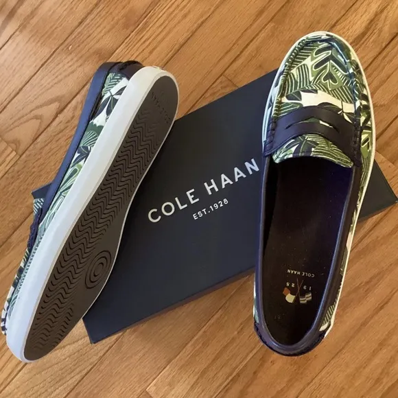 NWT COLE HAAN NANTUCKET LOAFER - PALM PRINT MARINE BLUE LEATHER - FUN &amp; COMFY!