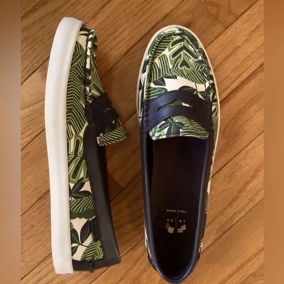 NWT COLE HAAN NANTUCKET LOAFER - PALM PRINT MARINE BLUE LEATHER - FUN &amp; COMFY!
