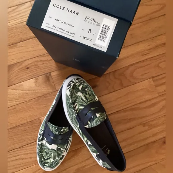 NWT COLE HAAN NANTUCKET LOAFER - PALM PRINT MARINE BLUE LEATHER - FUN &amp; COMFY!