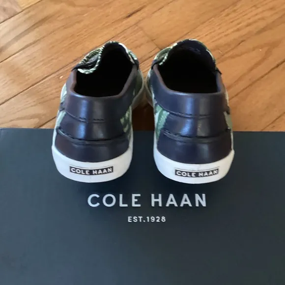 NWT COLE HAAN NANTUCKET LOAFER - PALM PRINT MARINE BLUE LEATHER - FUN &amp; COMFY!