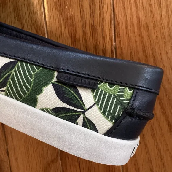 NWT COLE HAAN NANTUCKET LOAFER - PALM PRINT MARINE BLUE LEATHER - FUN &amp; COMFY!