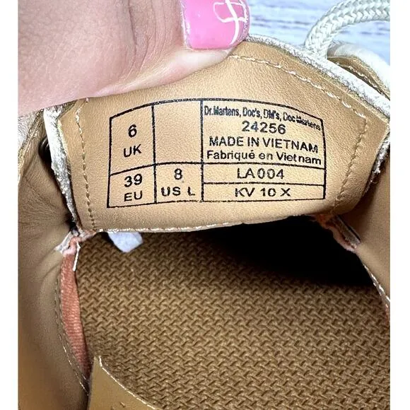 NWT Dr. Martens Oxfords Virginia Grain Leather Beige Tan Lace Up Shoes Size 8