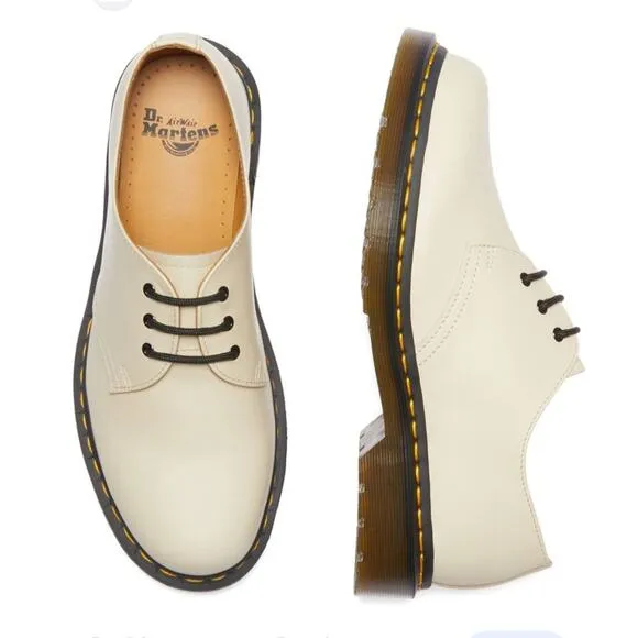 NWT Dr. Martens Oxfords Virginia Grain Leather Beige Tan Lace Up Shoes Size 8