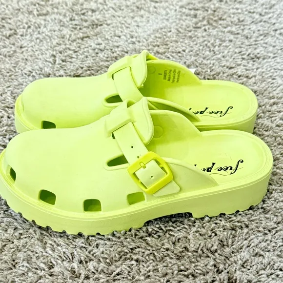 NWT Free People Karlie Buckle Clog Comfy Chunky Platform Citron Lime Green Sz 8
