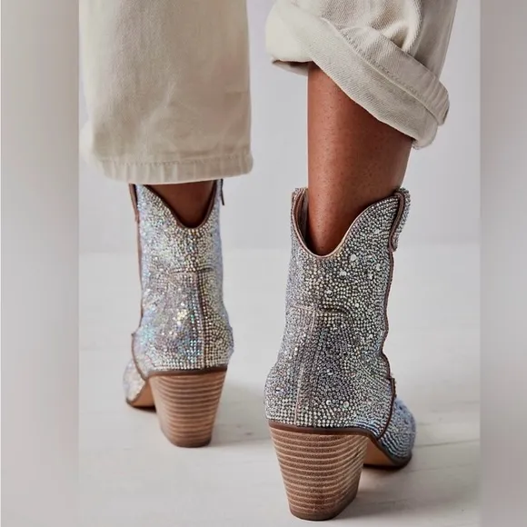 NWT Matisse rhinestone western boots