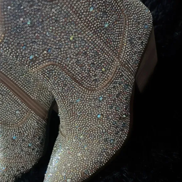 NWT Matisse rhinestone western boots