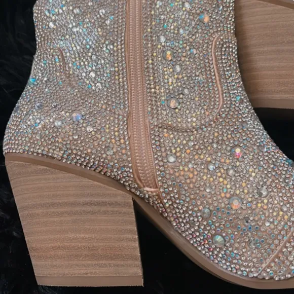 NWT Matisse rhinestone western boots