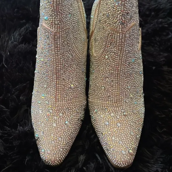 NWT Matisse rhinestone western boots