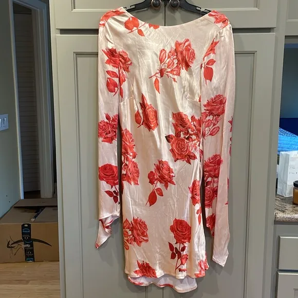 NWT Meshki Davina Satin Long Sleeve Floral  Mini Dress - Rose Print