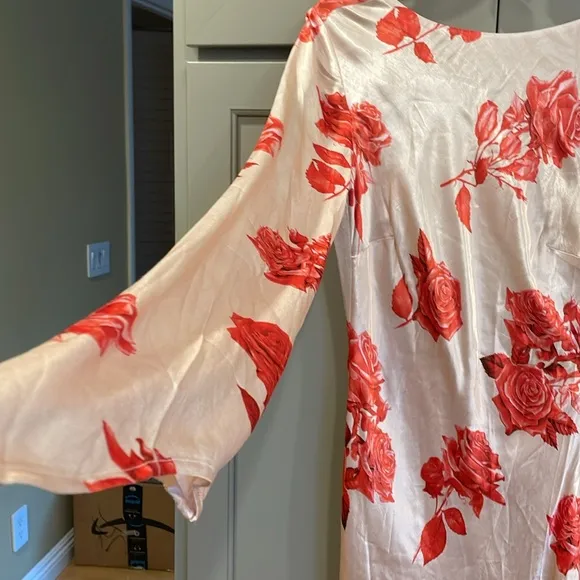 NWT Meshki Davina Satin Long Sleeve Floral  Mini Dress - Rose Print