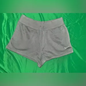 NWT Nike Women's Gray Shorts size XL