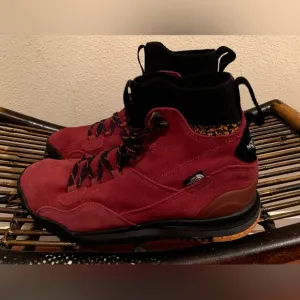 NWT North Face Burgundy Waterproof Suede Shoes with Laces,Built-In Sock Collar 9