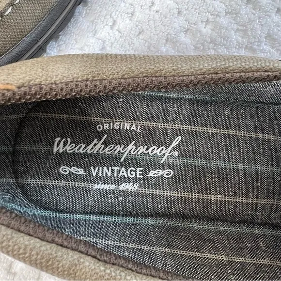 NWT. Original Waterproof Vintage Mens Shoes
