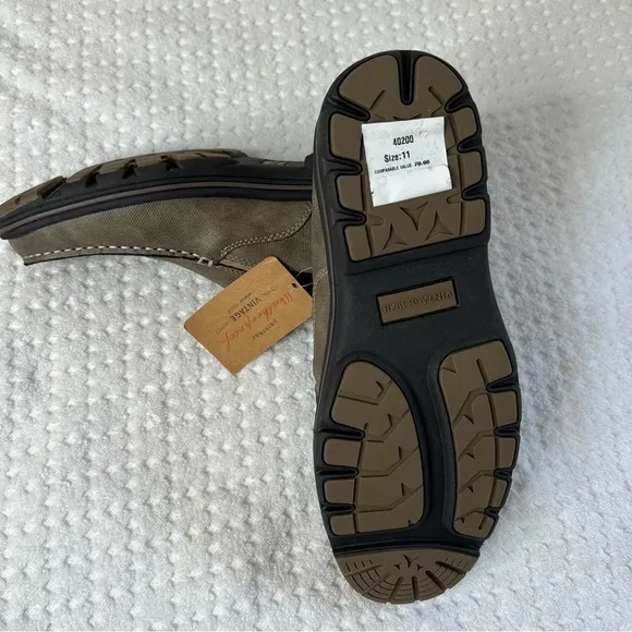 NWT. Original Waterproof Vintage Mens Shoes